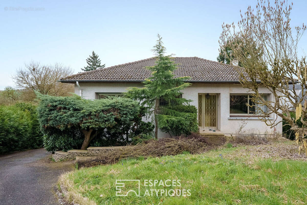 Maison à LAY-SAINT-CHRISTOPHE