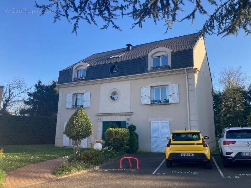 Appartement à BOIS-D'ARCY