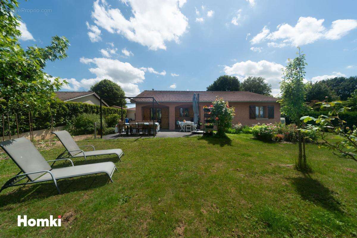 Maison à MEZERIAT