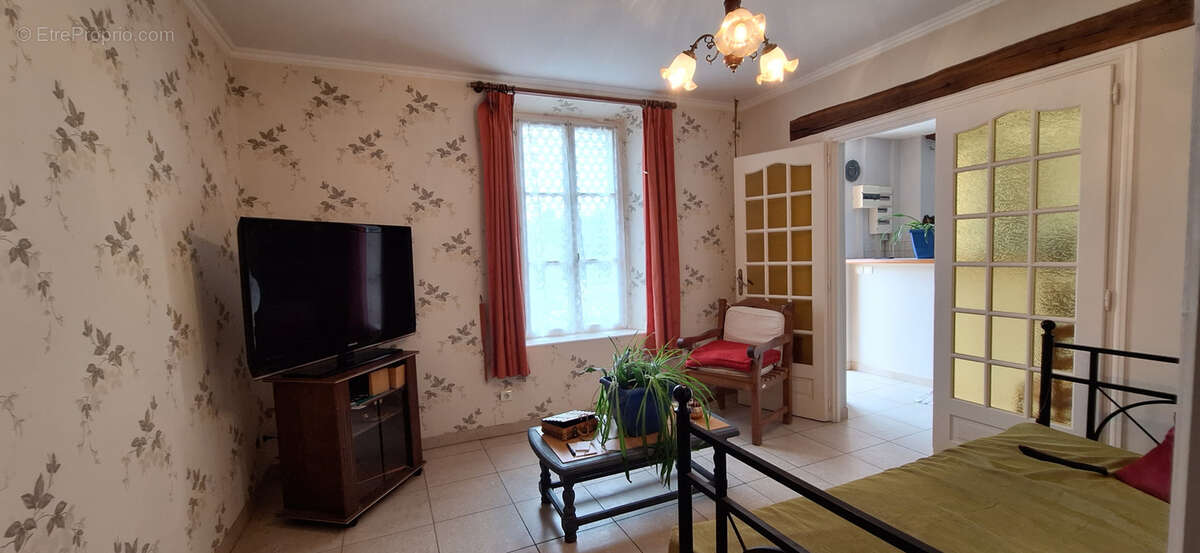 Dans un havre de paix, corps de ferme de 175m2, composee de deux habitations,100m2 et 75m2,5 chambres grange, - photo 5