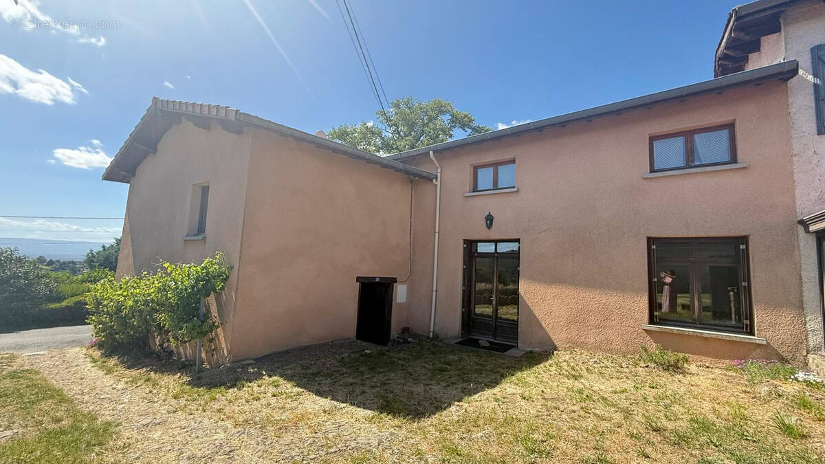 Maison à CHEVRIERES