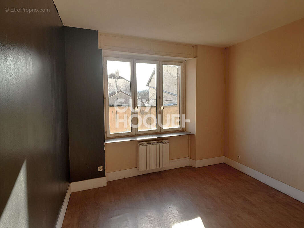 Appartement à CHAVANNES-SUR-SURAN