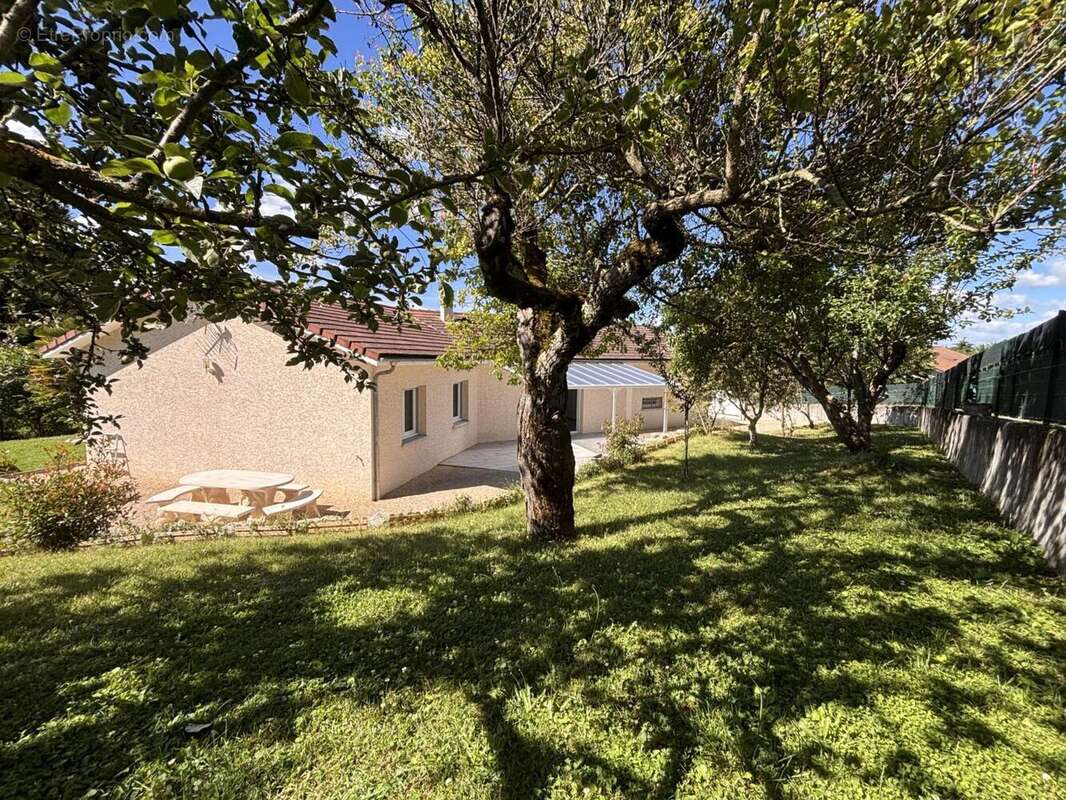 Maison 115 m² à Saint-Hilaire-De-La-Cote  - photo 2