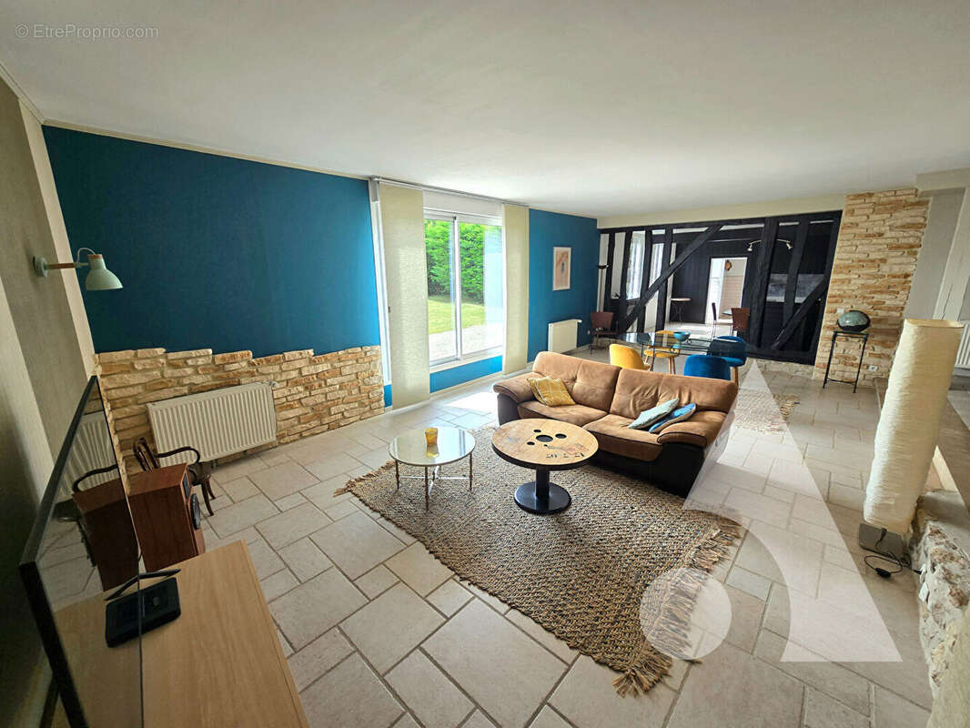 Maison Montaulin 7 pièces 361.22 m2 (270 m2 habitables et 91 m2 de salle et atelier annexes) - photo 2