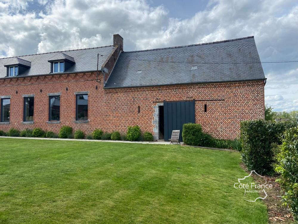 Maison à LA NEUVILLE-LES-DORENGT