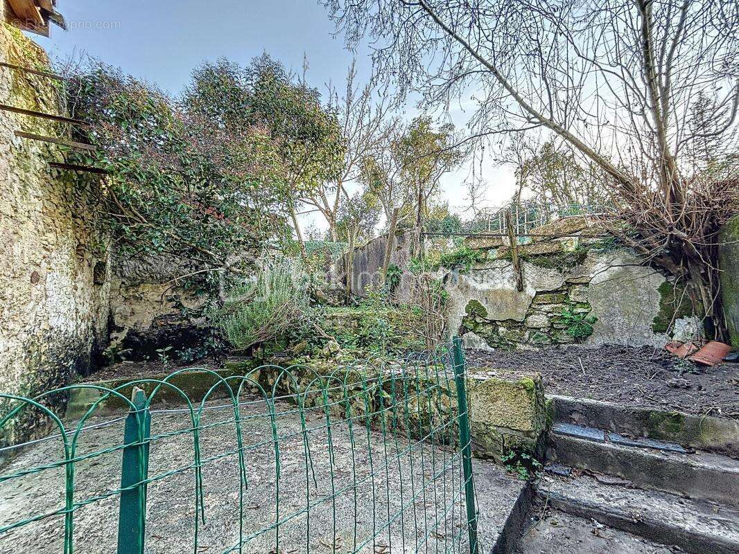 Maison à SAINT-JEAN-DE-BLAIGNAC