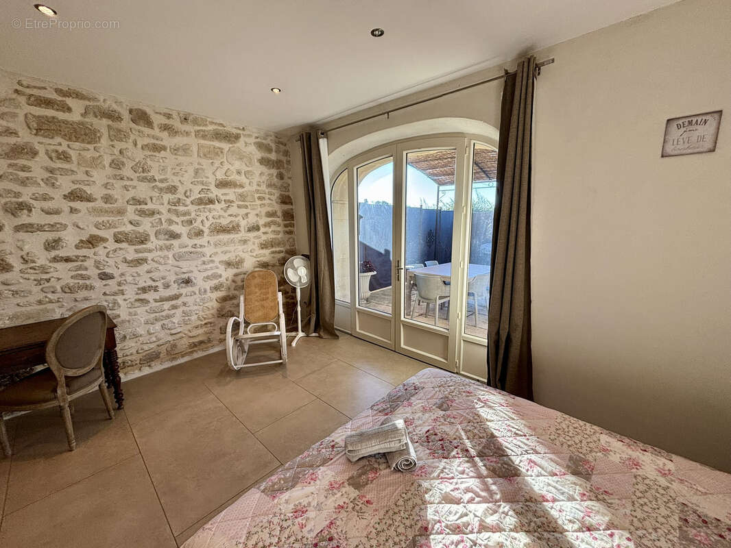 Maison à VALREAS