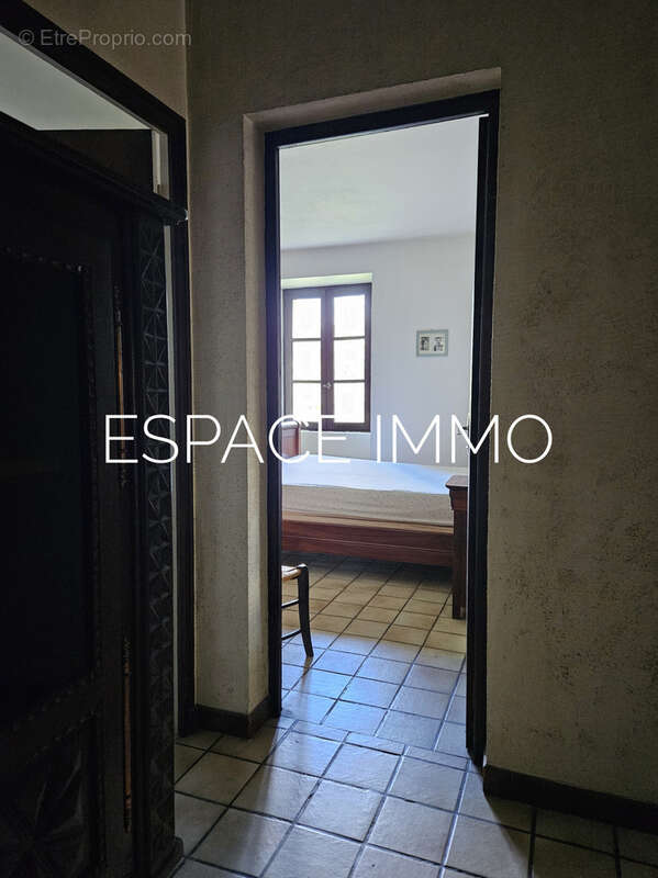 Maison à LIVINHAC-LE-HAUT