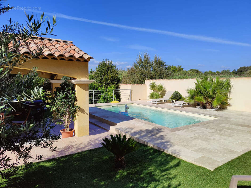 Maison à SAINT-CYR-SUR-MER