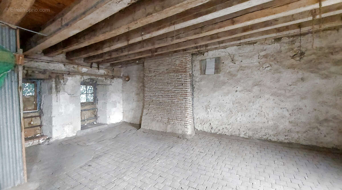 Maison à CORMERY