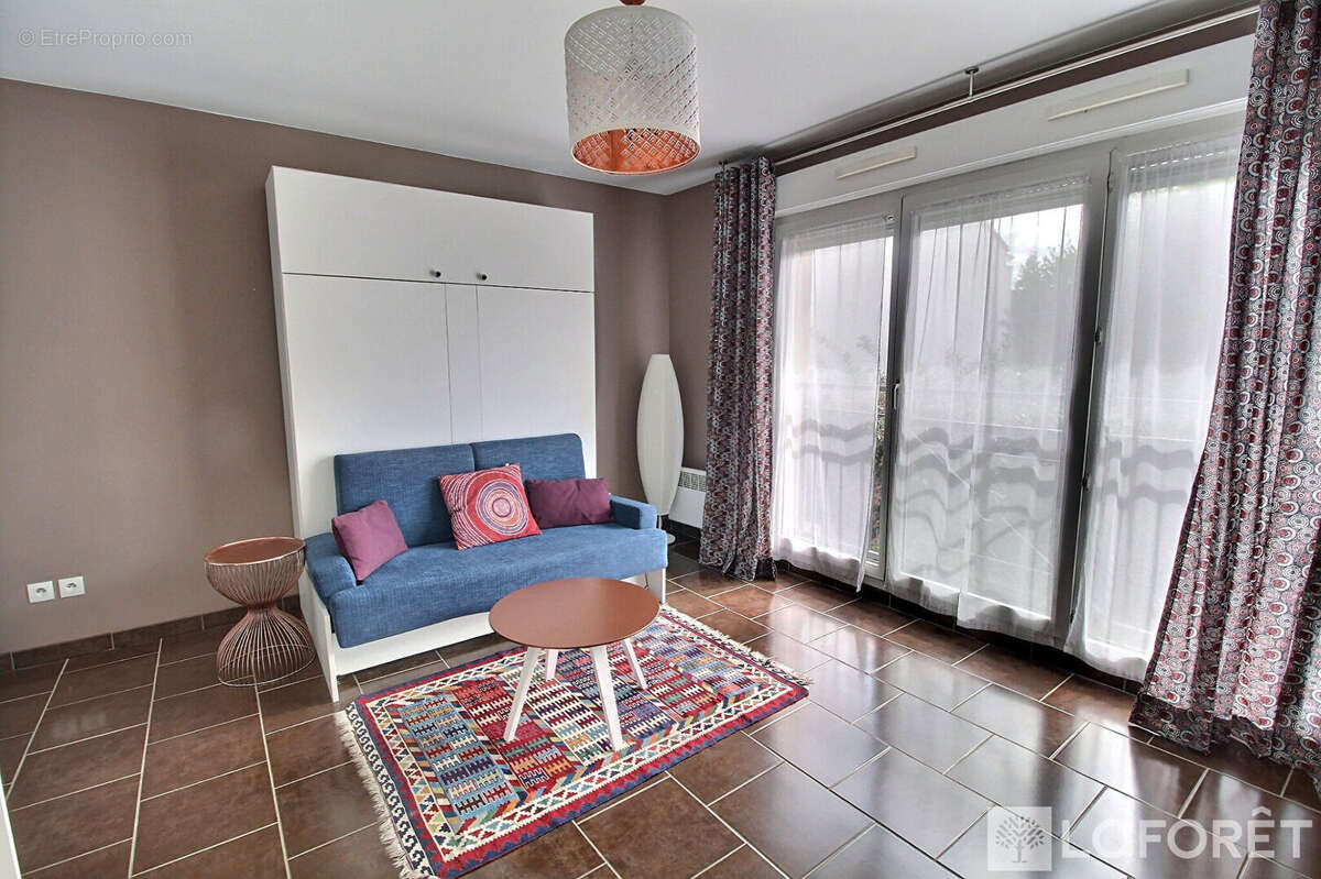 Appartement à LA GARENNE-COLOMBES