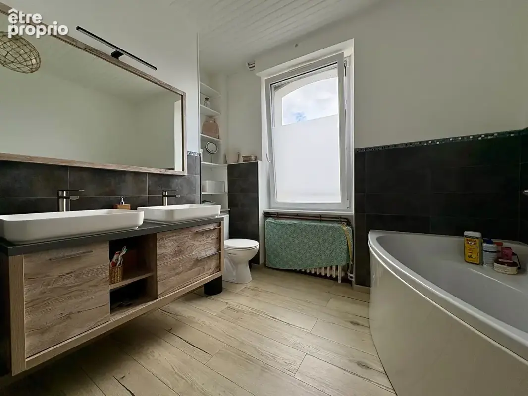 A VENDRE  GUIPAVAS - CENTRE - Maison rénovée 5 chambres - photo 11