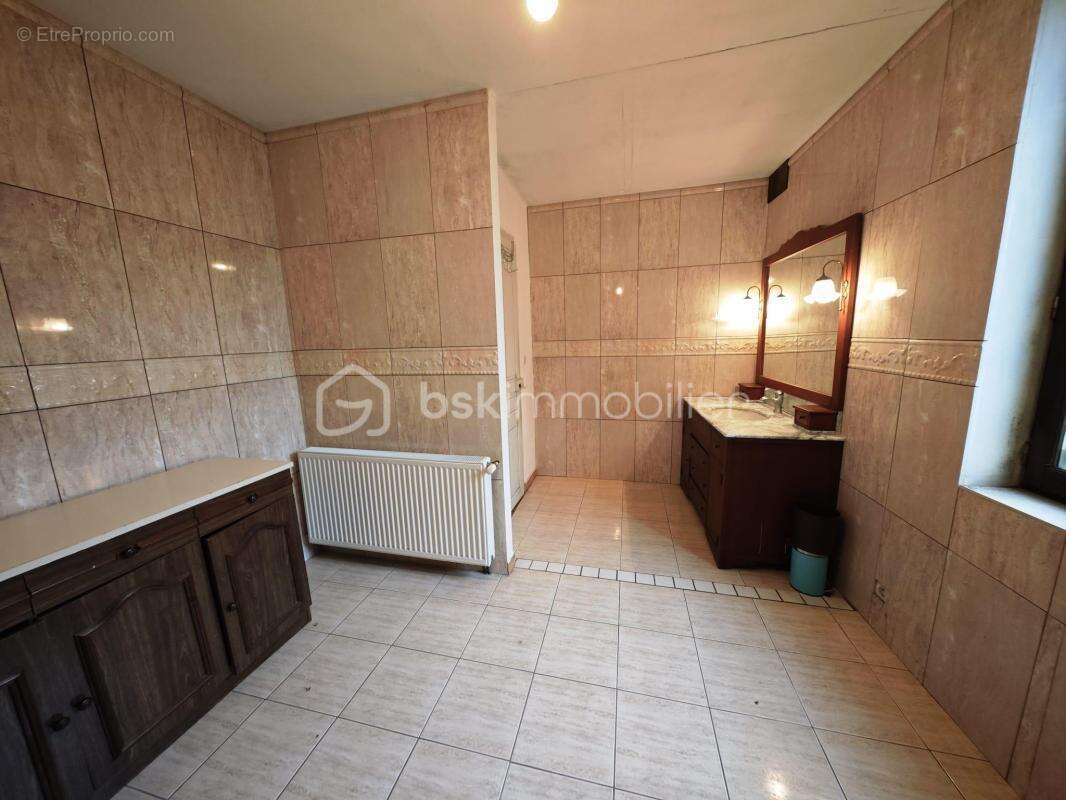 Maison familiale de 155 m² – 4 chambres – Fort potentiel – Centre de Rugles - photo 14