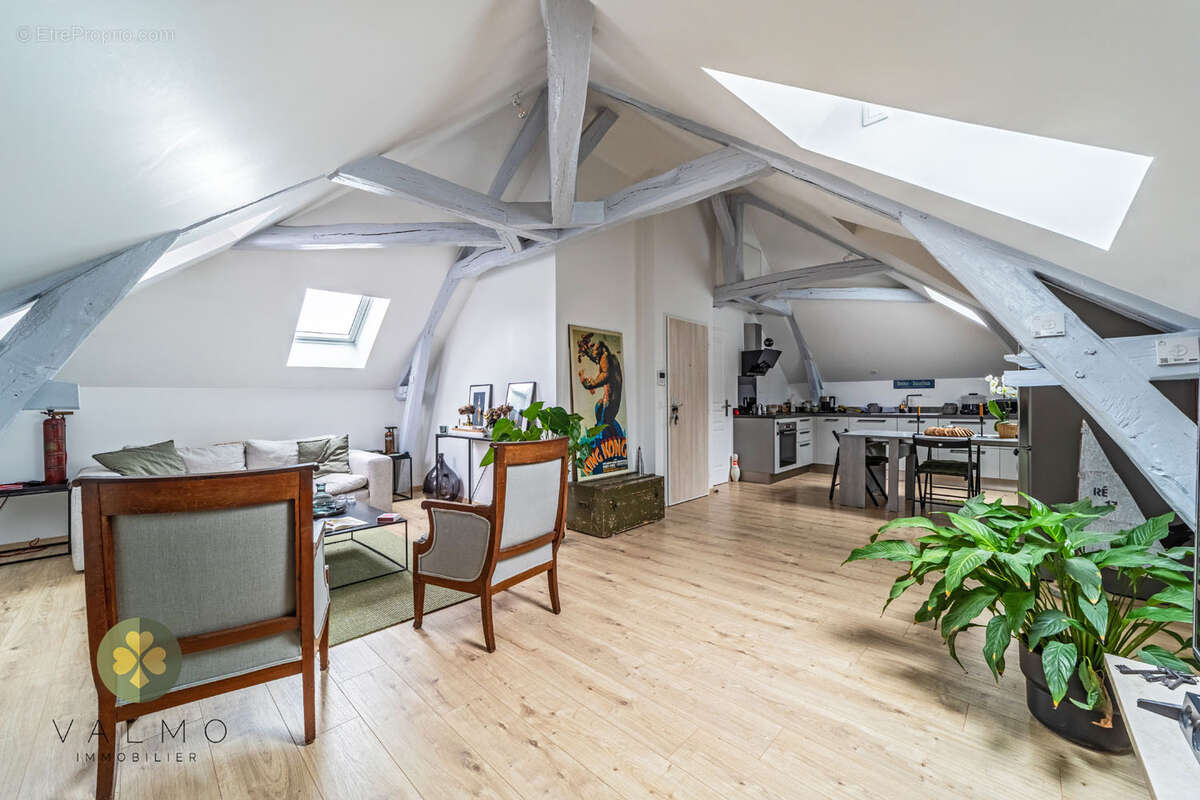 Appartement à NEAUPHLE-LE-CHATEAU