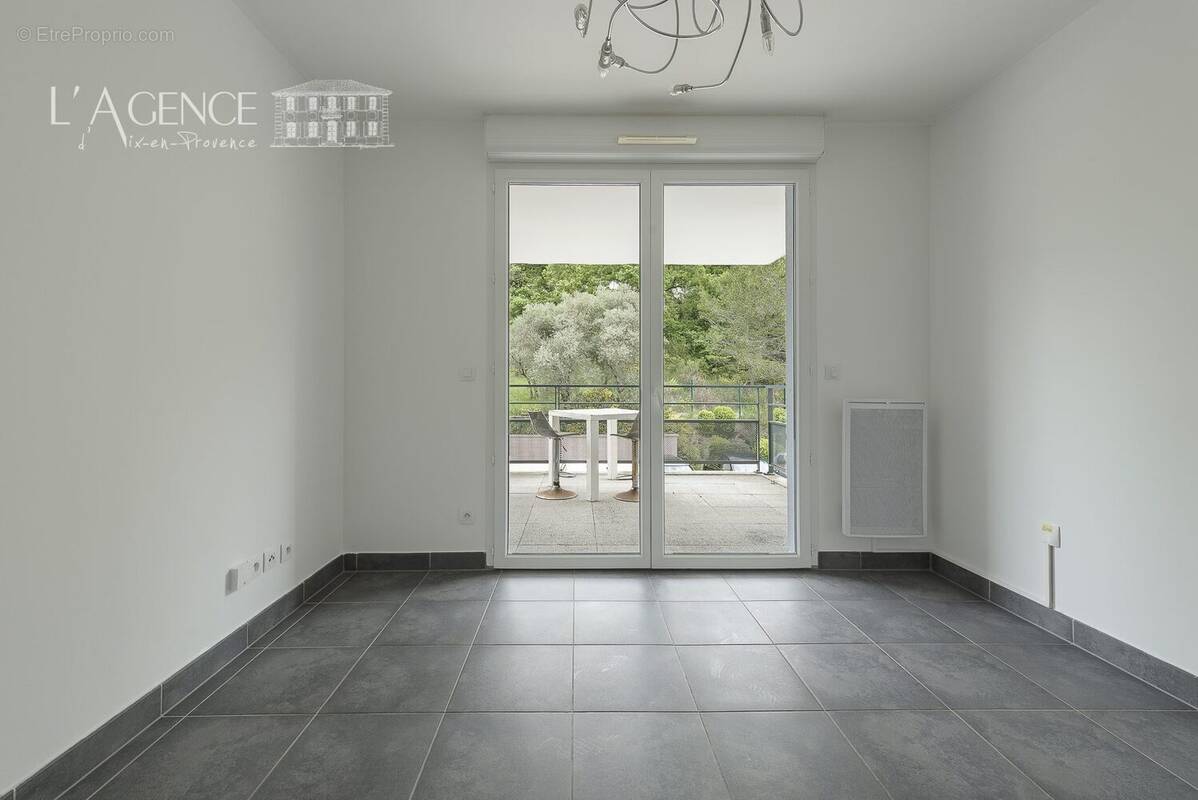 Appartement à VENELLES