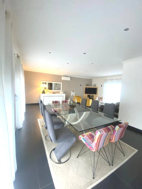 Maison à AMBARES-ET-LAGRAVE