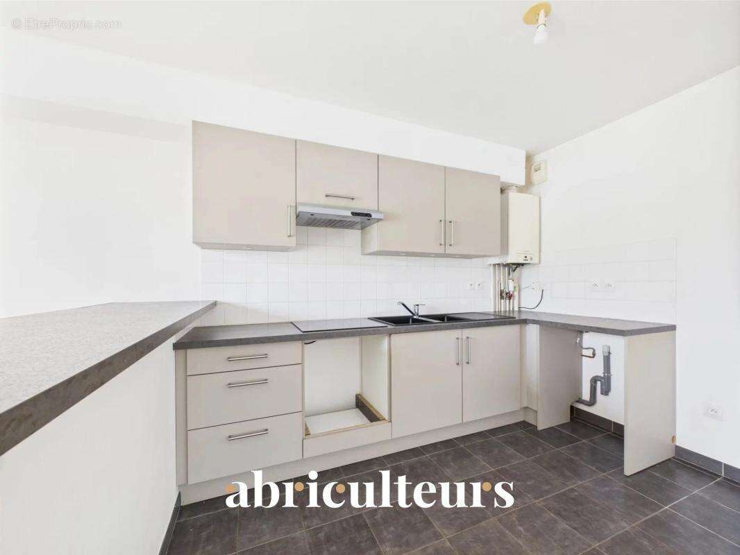 Appartement T3, moderne et lumineux - Ascenseur, balcon, parking - Rue Théophile Guillou, Saint-Herblain - photo 4
