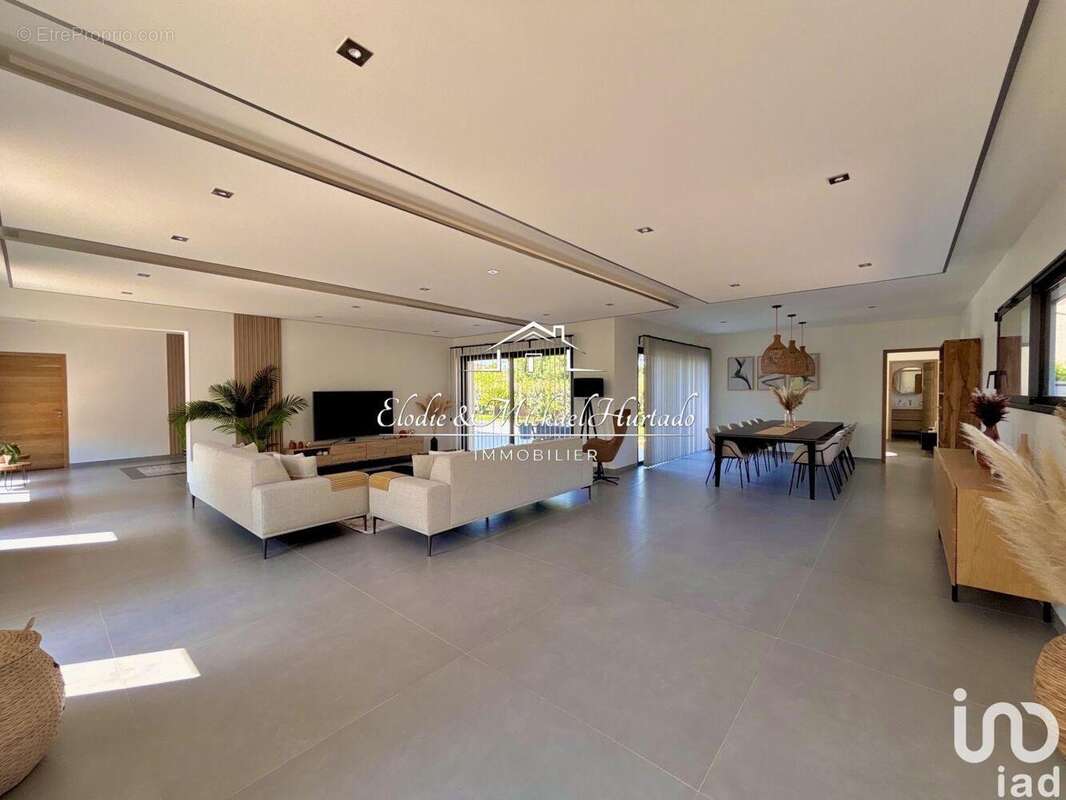 Photo 8 - Maison à LE PONTET