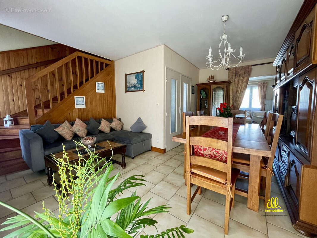 Maison à CHARLEVILLE-MEZIERES