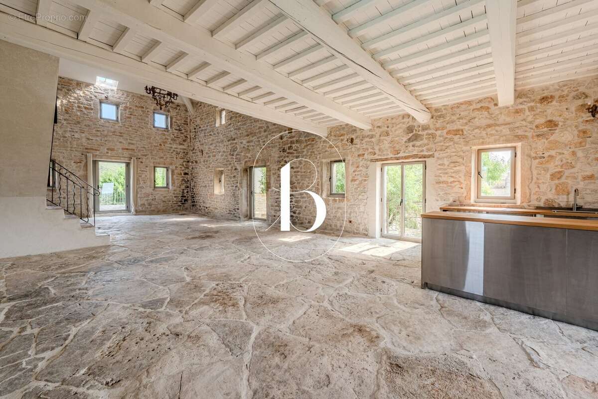 Maison 950 m² à Goudargues  - photo 34