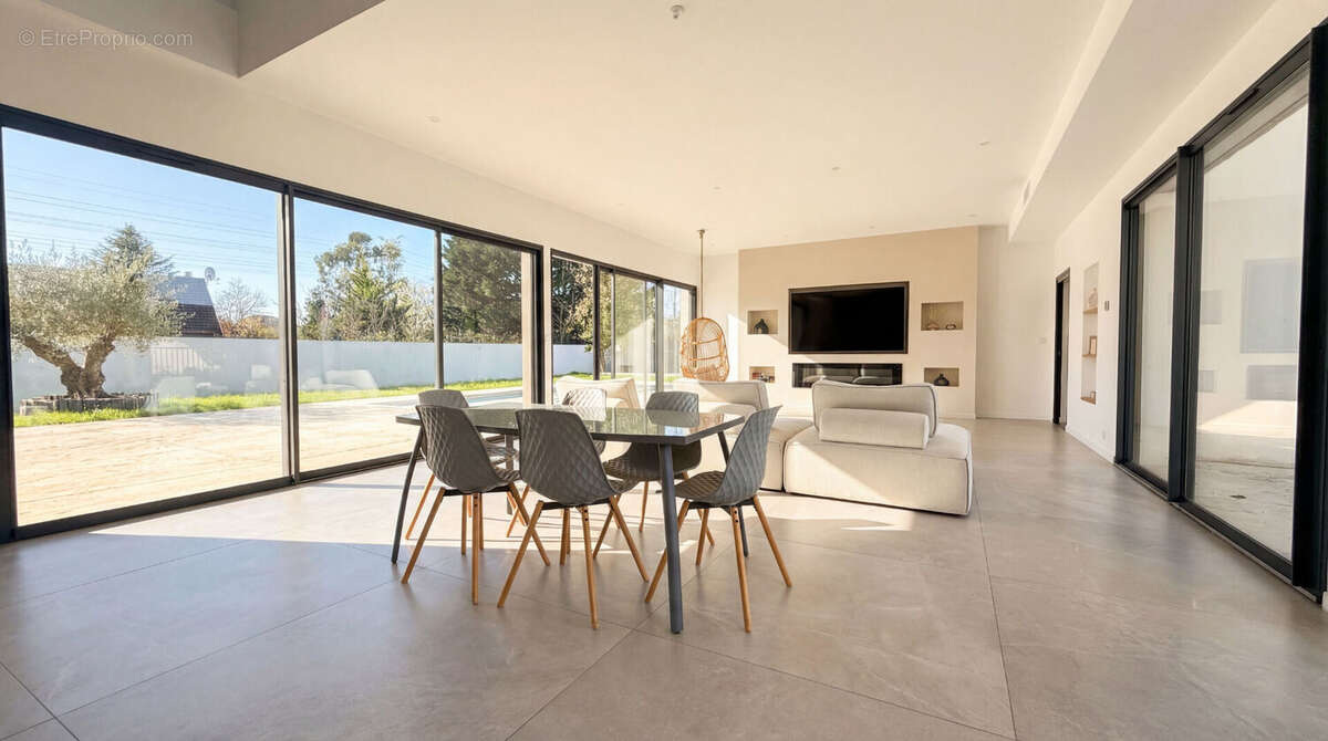 Maison à SAINT-CYR-SUR-LOIRE