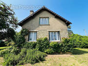 Maison à CHANTELOUP-LES-VIGNES