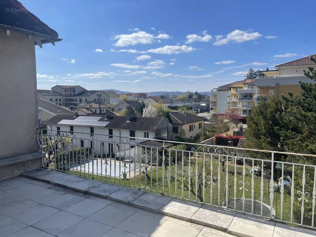 Appartement à CHARNAY-LES-MACON