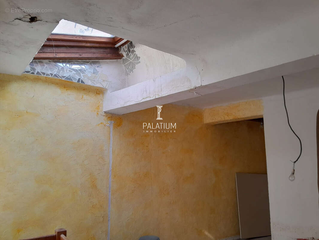 Appartement 55 m² à Mezel  - photo 8