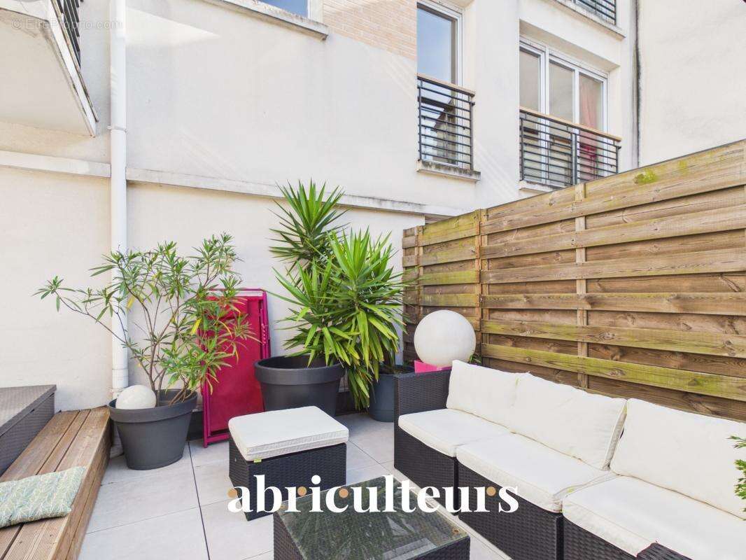 Appartement à LA GARENNE-COLOMBES