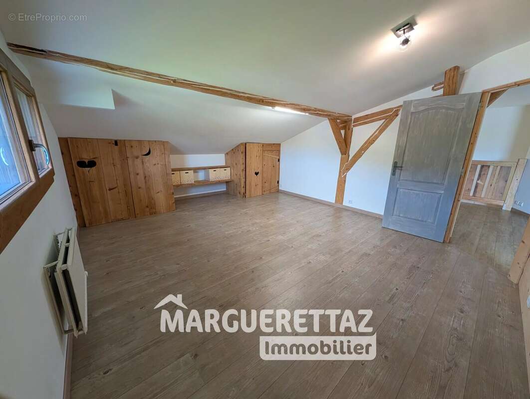 Maison à ONNION