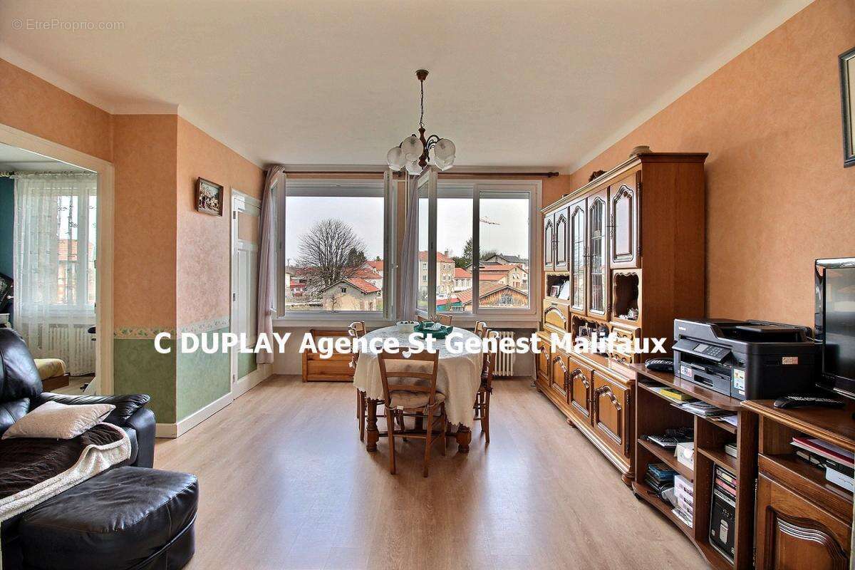 Maison à SAINT-ROMAIN-LACHALM