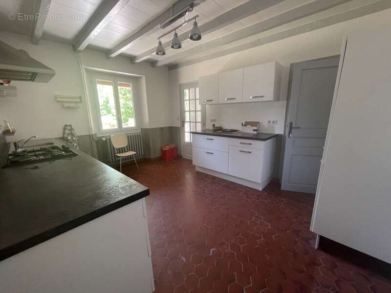 Maison individuelle 4 chambres avec bassin d'agrément et 1 hectare de terrain - photo 13