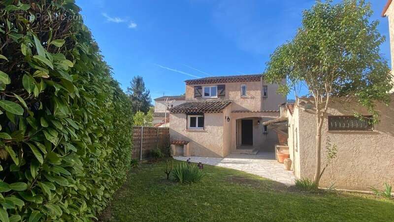 Maison à AURIBEAU-SUR-SIAGNE