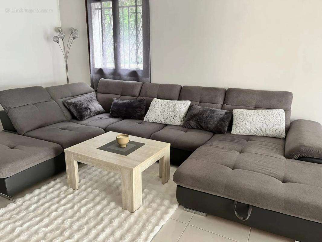 Maison de 7 pièces de 150 m² à Saint-Brice - photo 2