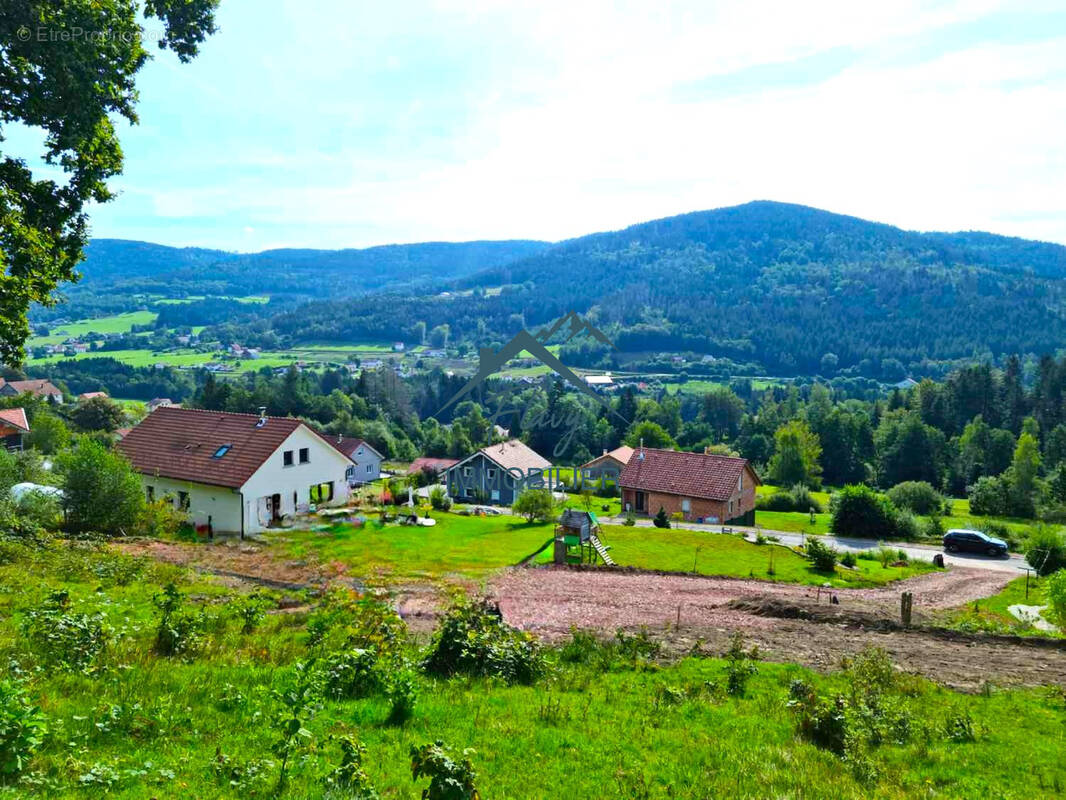 Terrain à CLEURIE