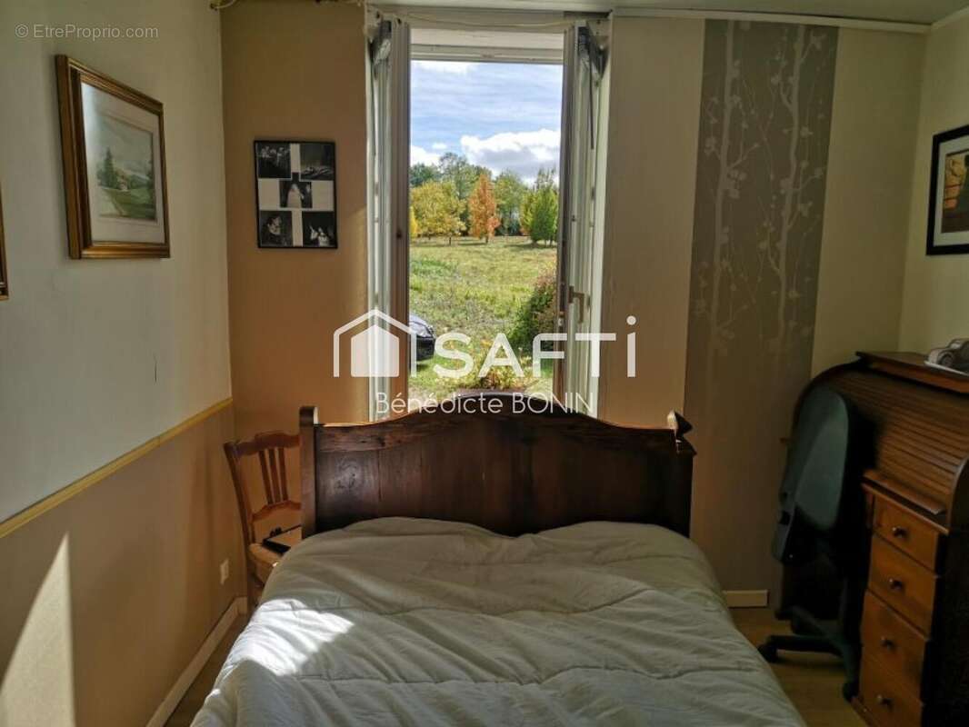 Maison 109 m² à Saint-Thomas-De-Conac  - photo 6