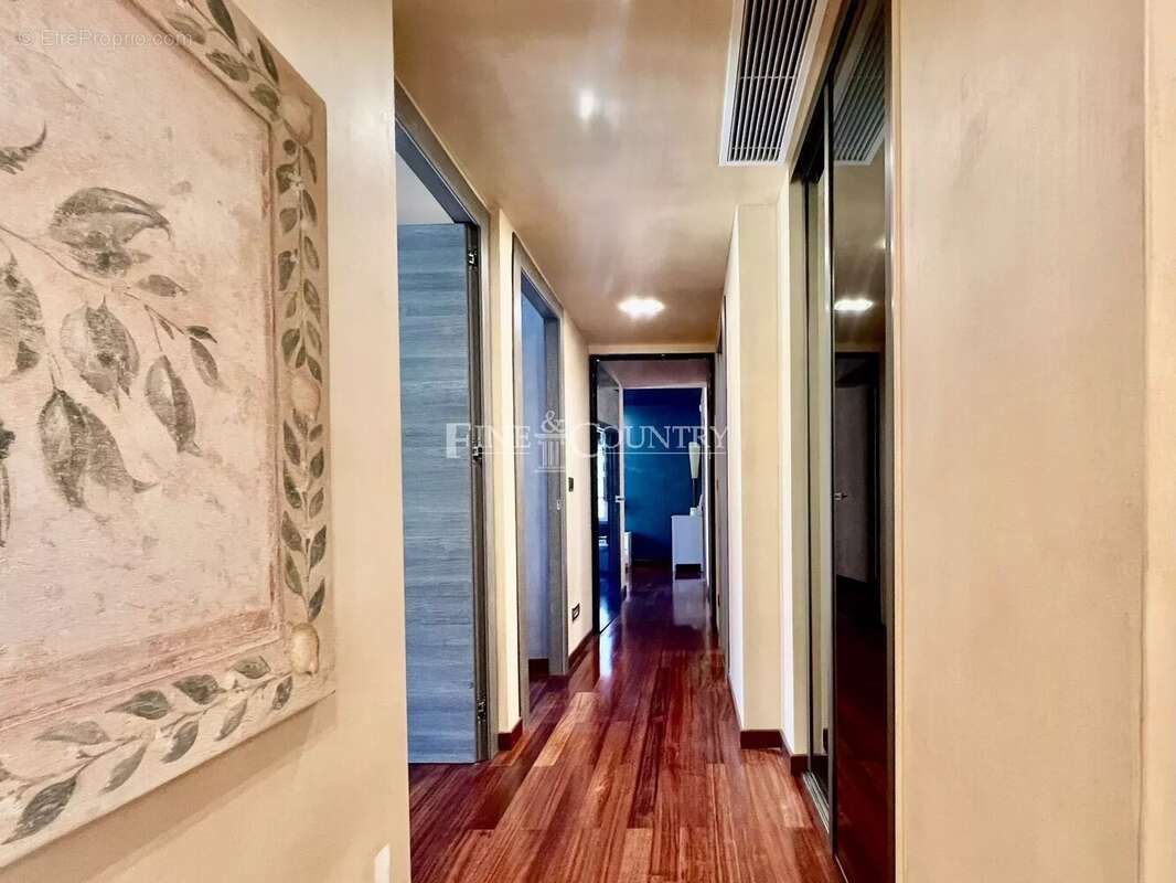 Maison à MANDELIEU-LA-NAPOULE