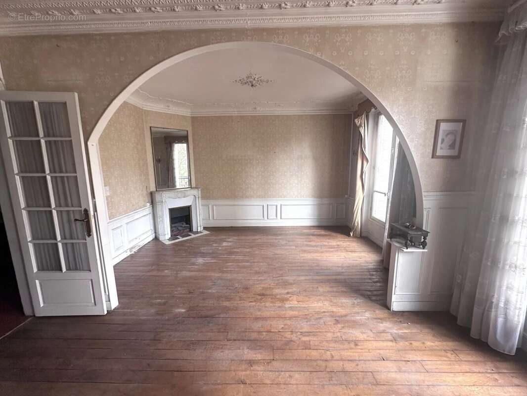 Appartement à LEVALLOIS-PERRET