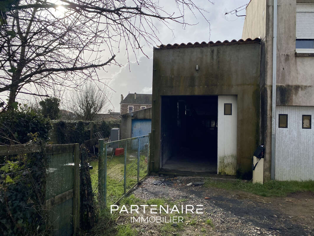 Parking à GROSBREUIL