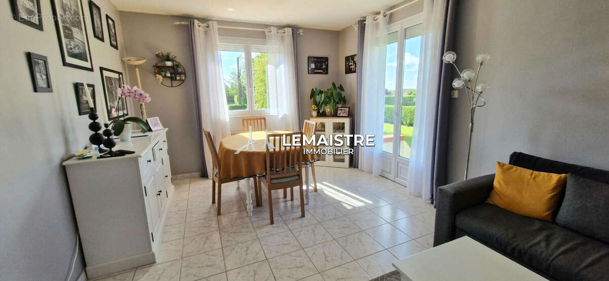 Maison à ALLOUVILLE-BELLEFOSSE