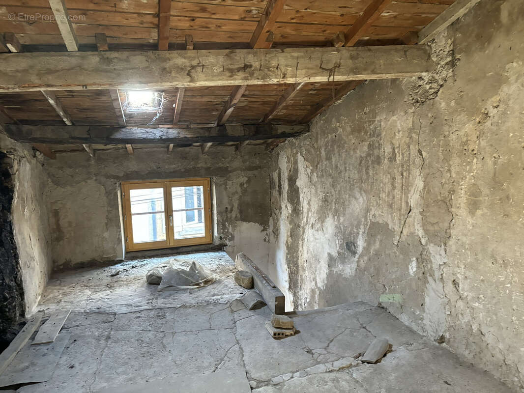 Maison à VALREAS