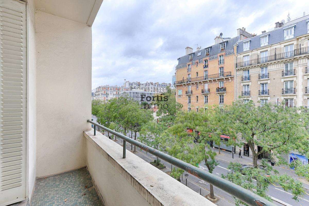 Paris 15 - rue vaugirard - f7 / 4 chambres  2 balcons - photo 13