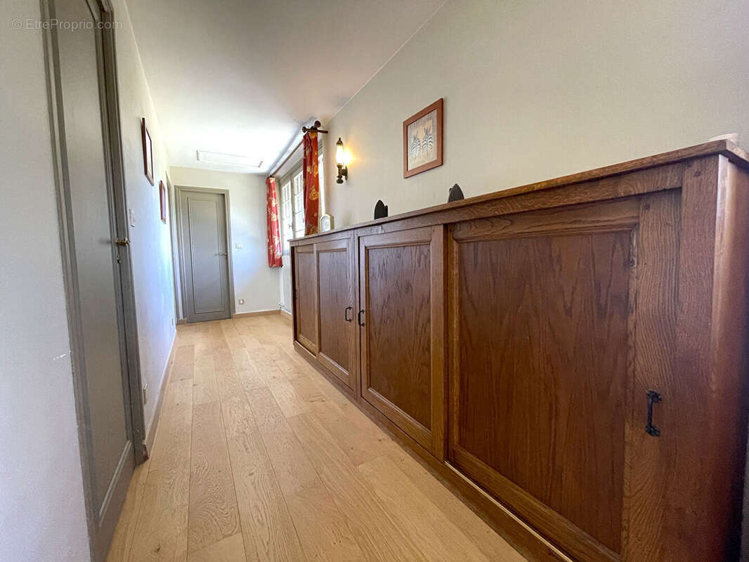 Belle demeure de caractère de 163 m² avec dépendances et terrain de 4651m² - photo 10