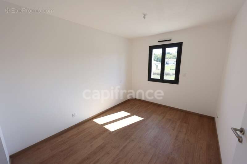 Maison à NOUAILLE-MAUPERTUIS