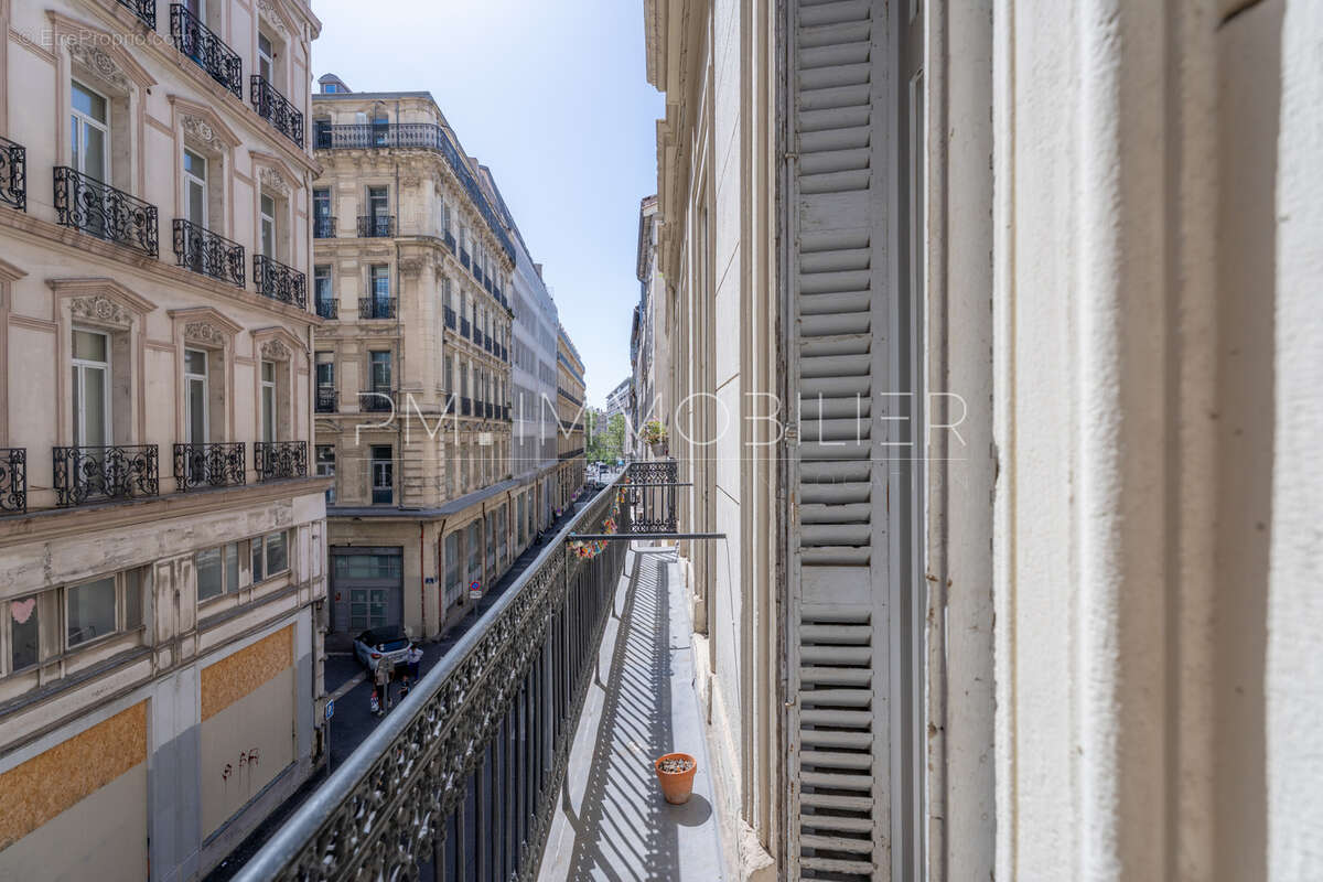 Appartement à MARSEILLE-1E