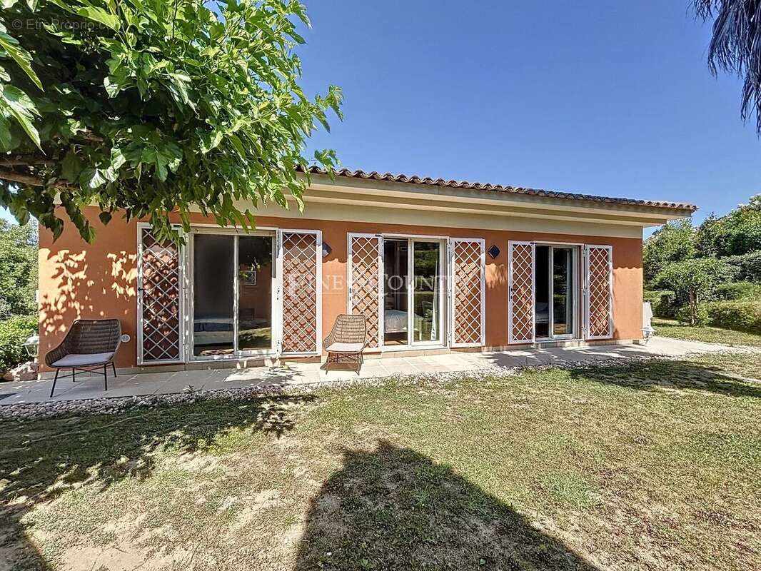 Maison à MANDELIEU-LA-NAPOULE