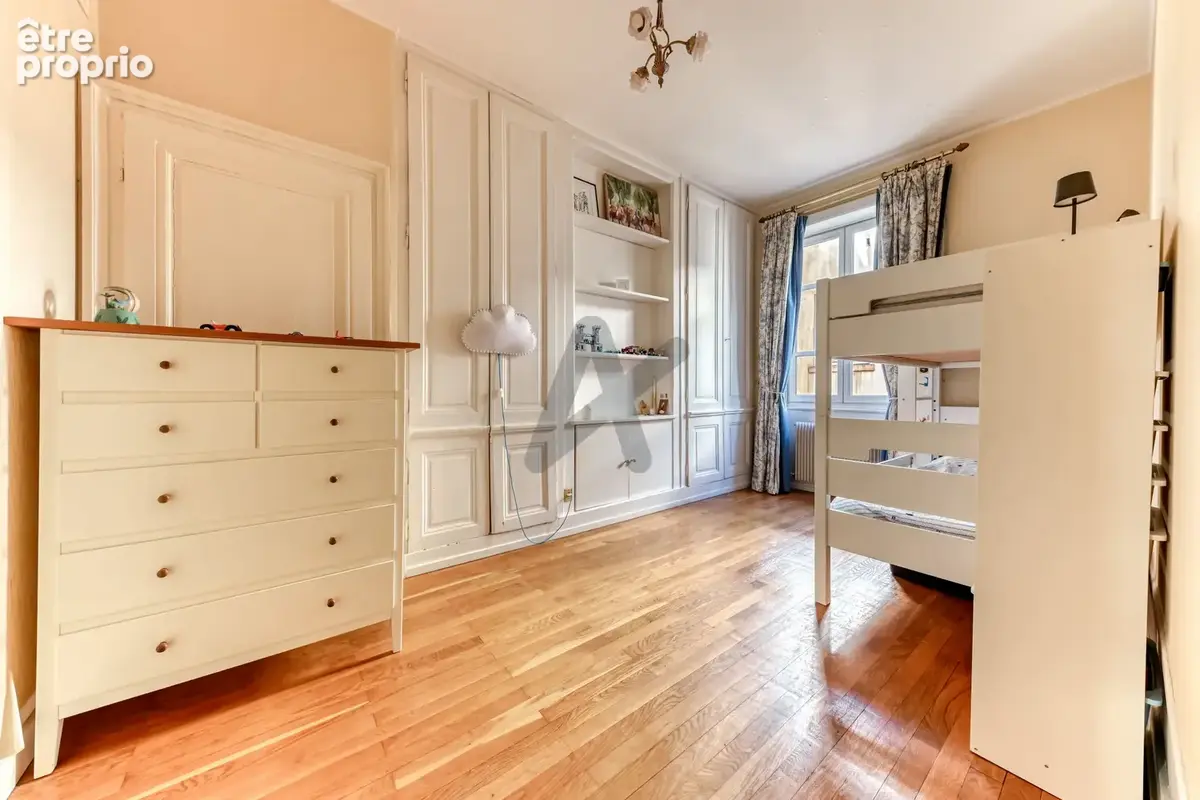 Lyon 6 - Foch: Un appartement en étage élevé de 81m2, 2 chambres, alcôve, climatisé. - photo 10