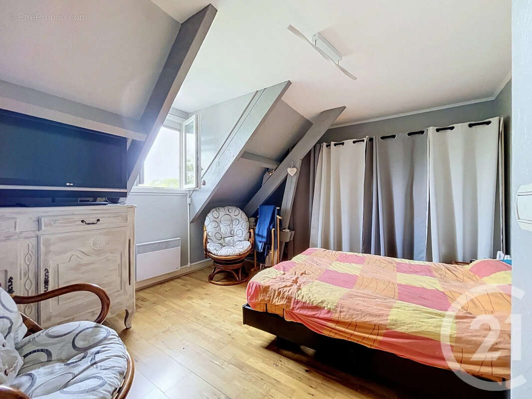 Maison 140 m² à Saint-Andre-Les-Vergers  - photo 8