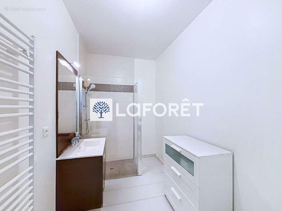 Appartement (T3) en RDC avec jardin plein sud à Saint-Nom-la-Bretèche - photo 6