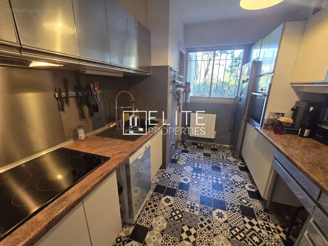 Appartement à SAINT-LAURENT-DU-VAR